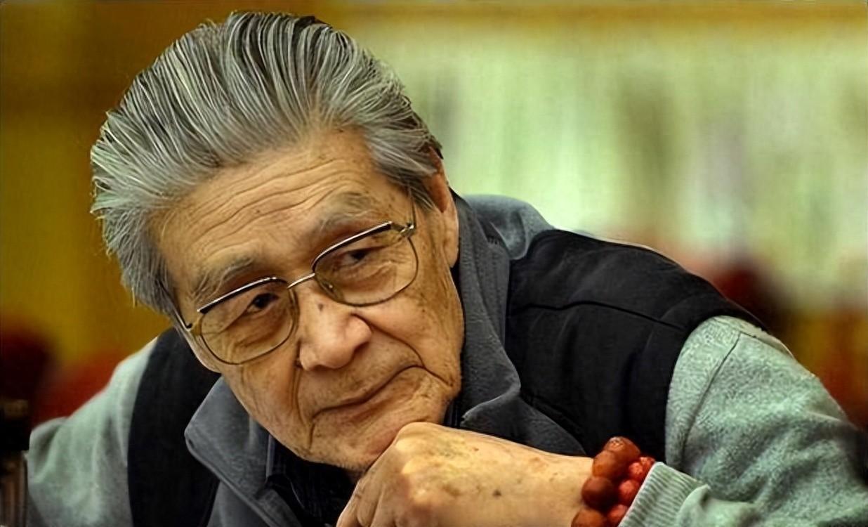 白天演戏，晚上变间谍！隐姓埋名75载，94岁“姜子牙”活出了传奇